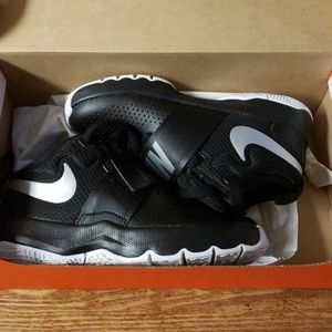 Nike Shoes - Nike Team Hustle boys sneakers Nike Shoes - Nike Team Hustle boys sneakers
